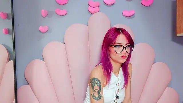 Snapshot of luci_miller chatting on July 3, 2026, 12:33 pm luci miller online show from July 3, 2026, 12:33 pm