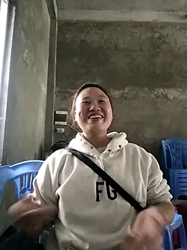 Snapshot of MINSSA502 chatting on November 6, 2025, 3:10 am MINSSA502 online show from November 6, 2025, 3:10 am