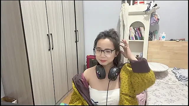 Hmm 0303 online show from December 22, 2025, 5:13 pm