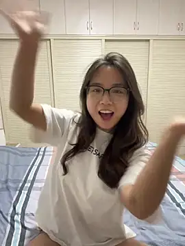 Hmm 0303 online show from February 12, 2026, 3:45 pm