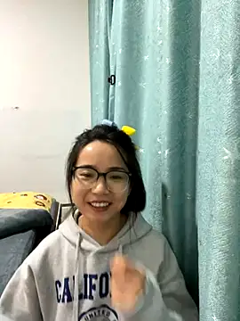 Hmm 0303 online show from November 12, 2025, 2:21 pm