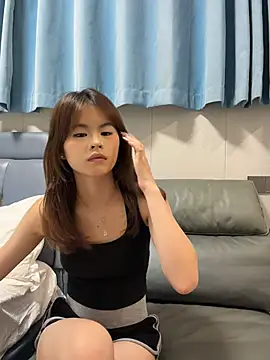 yang888403 online show from July 8, 2026, 1:23 pm