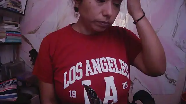 Zulreyna online show from January 16, 2026, 3:32 am