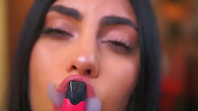 RavennaDArcy online show from November 27, 2025, 8:09 pm