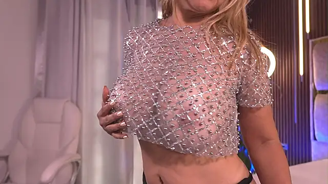 alicia xoxo online show from November 16, 2025, 2:55 pm