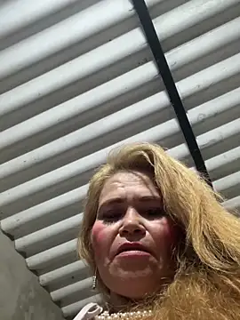 dirty mother3 online show from December 17, 2025, 3:22 am