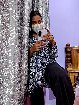 Student12th online show from November 18, 2025, 4:21 pm