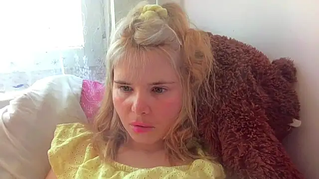 HornyElena online show from April 20, 2026, 10:18 am