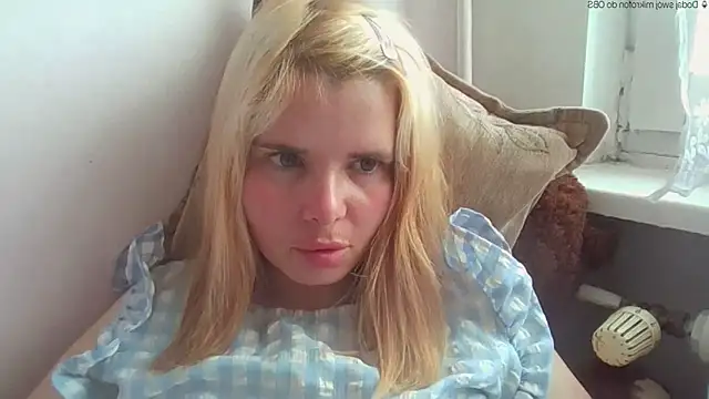 Snapshot of HornyElena chatting on June 4, 2026, 3:17 pm HornyElena online show from June 4, 2026, 3:17 pm