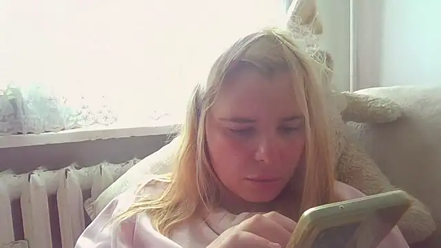 Snapshot of HornyElena chatting on June 17, 2026, 8:36 am HornyElena online show from June 17, 2026, 8:36 am