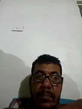 Snapshot of bruno_324278 chatting on May 8, 2026, 12:36 am bruno 324278 online show from May 8, 2026, 12:36 am