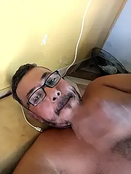 Snapshot of bruno_324278 chatting on June 17, 2026, 9:36 pm bruno 324278 online show from June 17, 2026, 9:36 pm