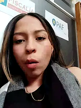 LuluuBerry online show from November 11, 2025, 7:52 pm