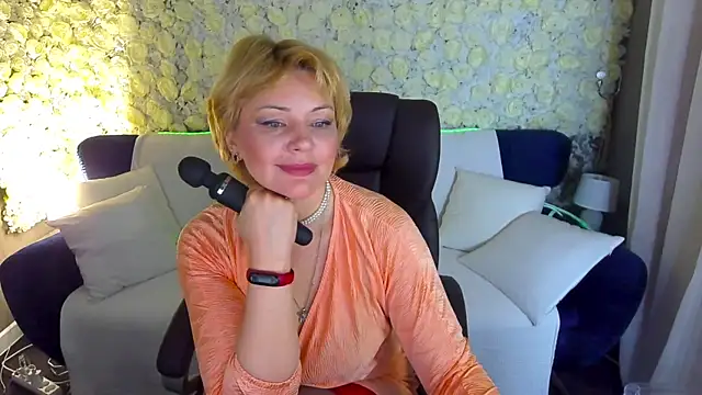 Snapshot of AmaraNights chatting on May 10, 2026, 7:16 pm AmaraNights online show from May 10, 2026, 7:16 pm