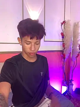 Snapshot of Tessachains_2_ chatting on November 9, 2025, 12:14 am Tessachains 2 online show from November 9, 2025, 12:14 am