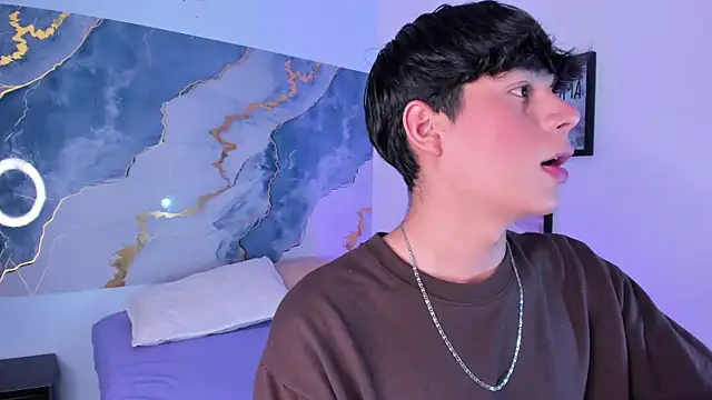 Isaac Kurtt online show from November 14, 2025, 8:01 pm