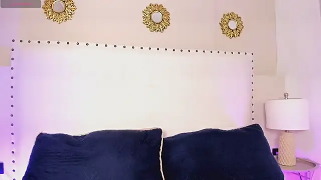 honey vixen  online show from December 2, 2025, 8:54 pm