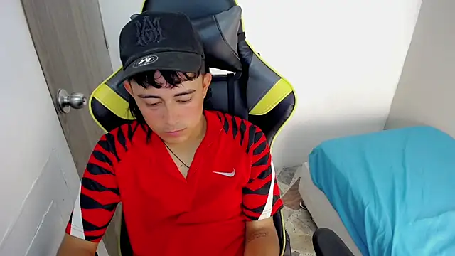 Tatann 18 online show from November 19, 2025, 8:20 pm