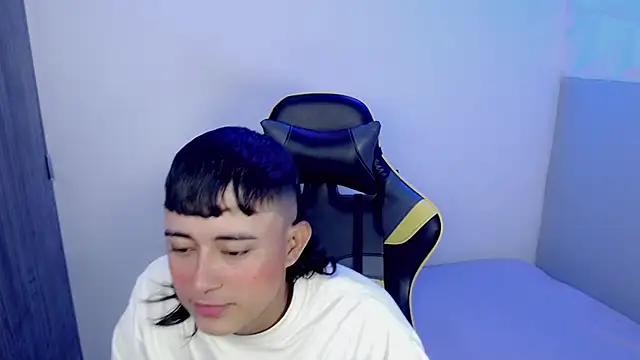 Tatann 18 online show from November 5, 2025, 9:51 pm