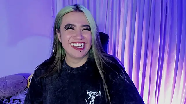 Lilith Zenith  online show from December 19, 2025, 4:38 am