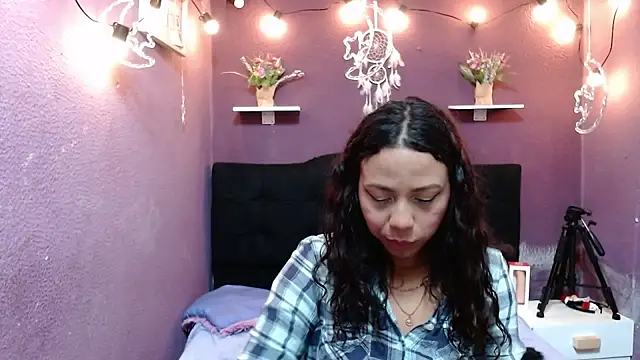 monika 256 online show from December 3, 2025, 1:43 pm