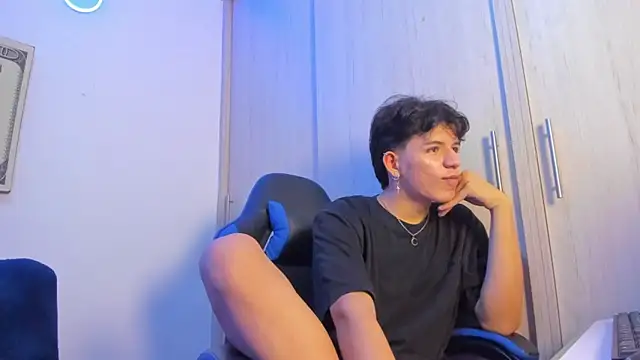 Snapshot of fredd_cs chatting on November 8, 2025, 11:30 pm fredd cs online show from November 8, 2025, 11:30 pm