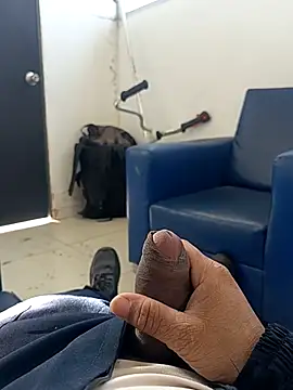 Loquillopajero online show from December 14, 2025, 1:17 pm