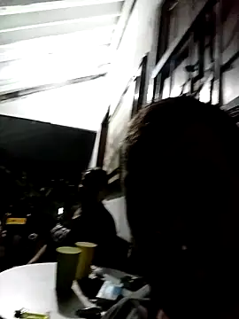 linahotlatina online show from November 6, 2025, 4:05 am