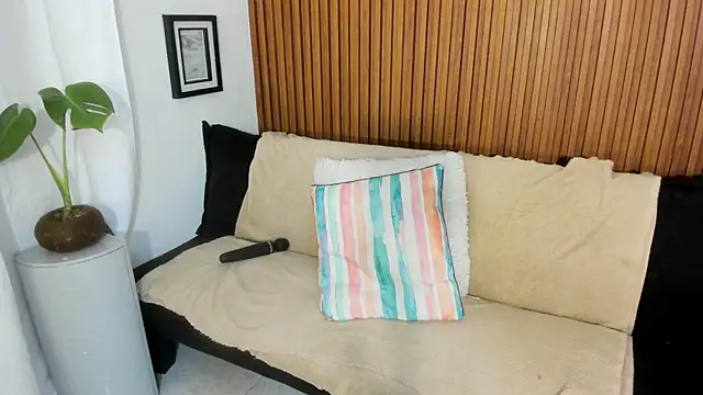 Mia girl123 online show from April 5, 2026, 4:52 am