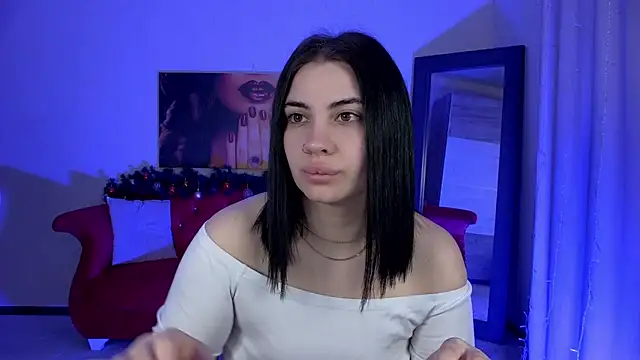 AdrianaTorres online show from December 18, 2025, 5:12 am