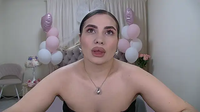 Snapshot of AdrianaTorres chatting on February 26, 2026, 5:40 am AdrianaTorres online show from February 26, 2026, 5:40 am