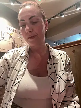 Snapshot of pervimilf chatting on April 27, 2026, 10:02 am pervimilf online show from April 27, 2026, 10:02 am