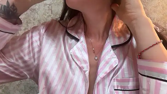 Angelinaa19 online show from April 2, 2026, 8:04 pm