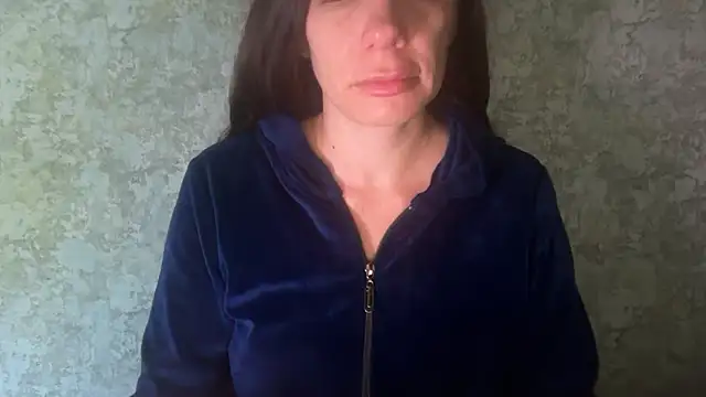 Snapshot of Angelinaa19 chatting on May 6, 2026, 6:06 am Angelinaa19 online show from May 6, 2026, 6:06 am