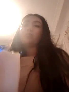 Snapshot of BELLA-CHERRY-30 chatting on November 13, 2025, 6:01 pm BELLA-CHERRY-30 online show from November 13, 2025, 6:01 pm