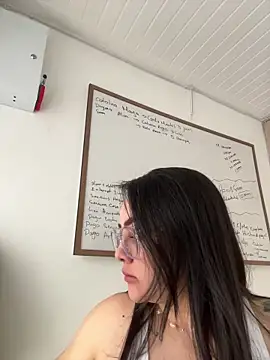 Snapshot of cleo_wale_ chatting on November 28, 2025, 1:44 pm cleo wale online show from November 28, 2025, 1:44 pm