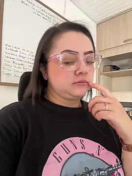 Snapshot of cleo_wale_ chatting on November 30, 2025, 3:46 pm cleo wale online show from November 30, 2025, 3:46 pm