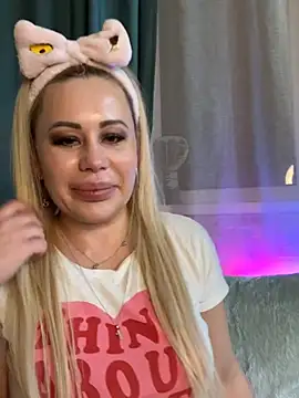 MonnyStef online show from February 14, 2026, 12:55 am