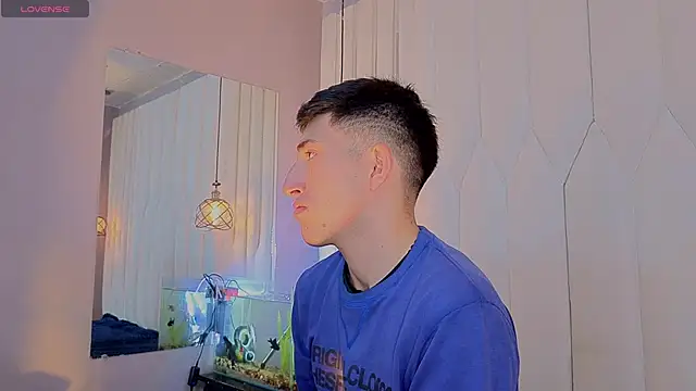 Un Sluttyy online show from April 17, 2026, 11:46 am