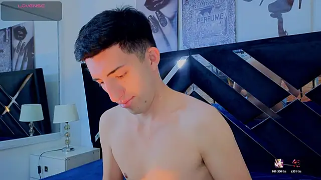 Un Sluttyy online show from May 14, 2026, 12:13 pm