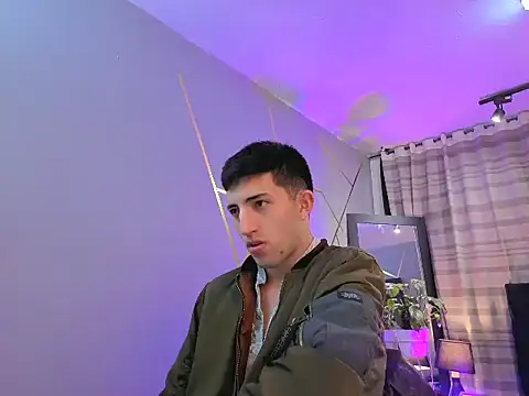 Snapshot of Un_Sluttyy chatting on November 7, 2025, 11:48 am Un Sluttyy online show from November 7, 2025, 11:48 am