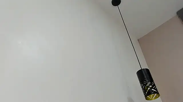 LaurenSnow   online show from November 18, 2025, 8:01 pm