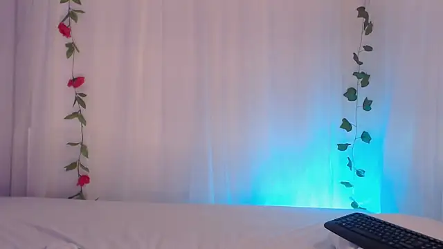 Belladonna lips online show from June 11, 2026, 3:36 am