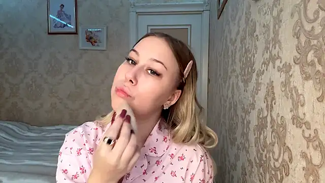 Snapshot of Rose_Lachrymose chatting on November 9, 2025, 6:06 am Rose Lachrymose online show from November 9, 2025, 6:06 am