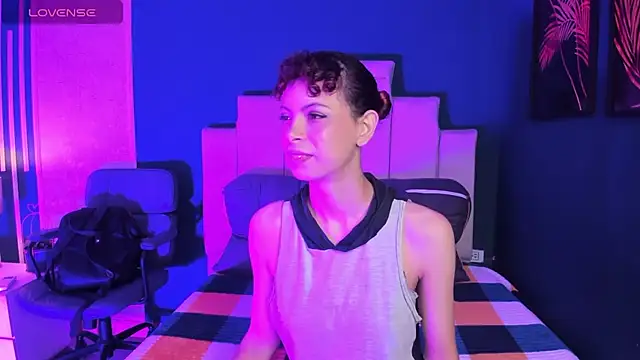 AliceMadnes online show from February 18, 2026, 12:23 pm