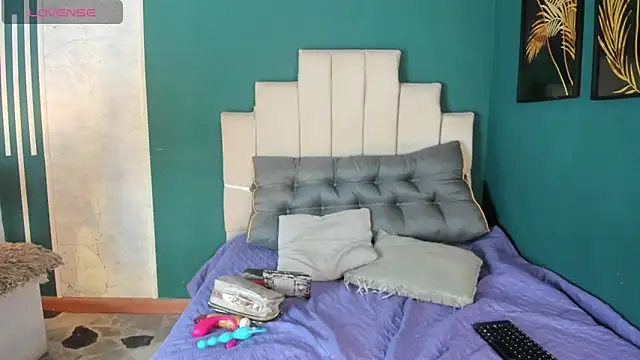 AliceMadnes online show from January 7, 2026, 1:21 am