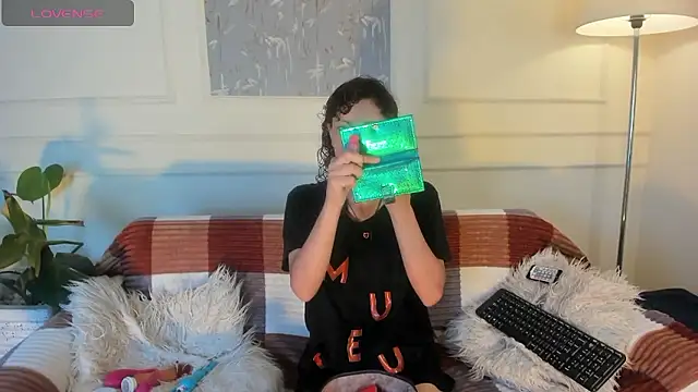 AliceMadnes online show from January 17, 2026, 2:53 pm