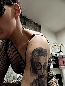 darkangel8672 online show from January 14, 2026, 9:46 am