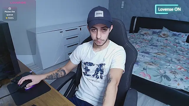 adamrayn online show from November 11, 2025, 12:33 pm