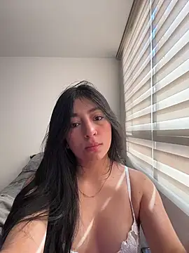 Snapshot of _camilaaa_10 chatting on November 7, 2025, 1:48 pm camilaaa 10 online show from November 7, 2025, 1:48 pm